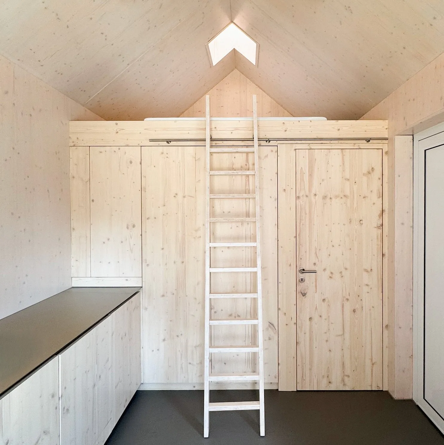 PP_Architecture_Tinyhouse_Interieur2_quadrat